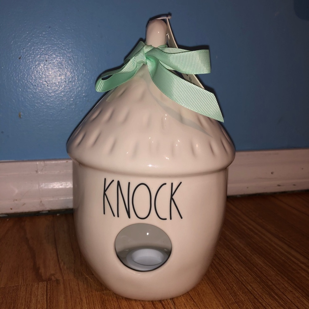 NWT Rae Dunn “Knock” Tiki-Hut Ceramic Birdhouse